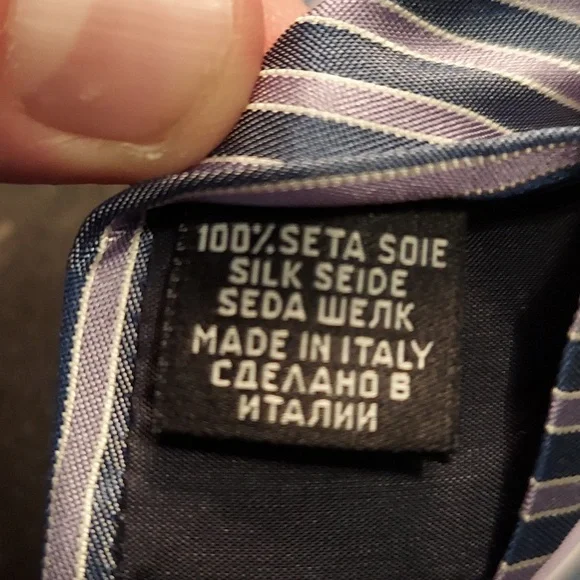 Excellent Used Condition Men's HUGO BOSS Italian Made 100% Silk Skinny Necktie - Picture 4 of 7